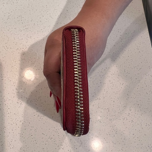 Authentic Gucci Beige/Red GG Canvas Zip Around
Wallet - Picture 3 of 9